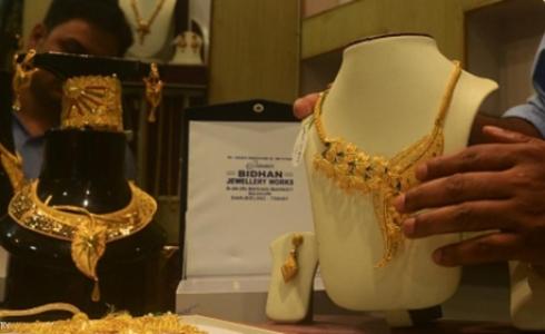 سعر الذهب يتأثر بسعر صرف الدولار