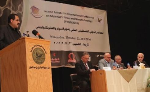 صيدم لدى مشاركته في المؤتمر