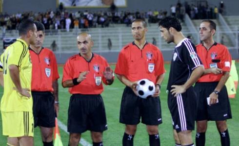 حكام كرة قدم