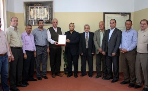 وفد من تعليم غرب غزة يهنئ مدير تعليم شمال غزة بتوليه منصبه الجديد