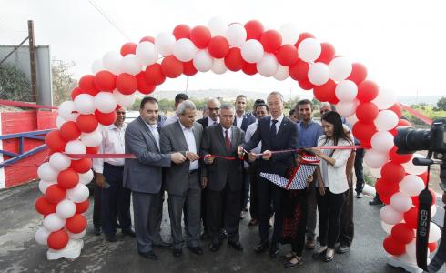 وزير الحكم المحلي حسين الأعرج والسفير الياباني