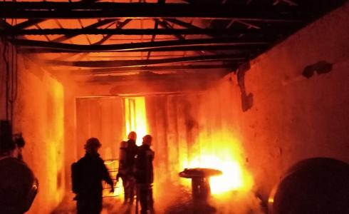 الدفاع المدني يسيطر على حريق مخزن داخله مواد بترولية في جنين