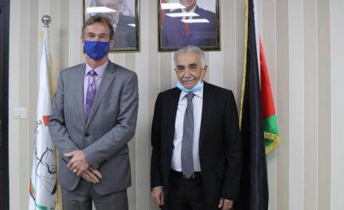 المستشار عيسى أبو شرار مع ممثل الاتحاد الأوروبي في فلسطين