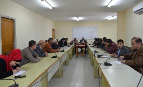 جانب من اللقاء في وزارة الاقتصاد الوطني بغزة