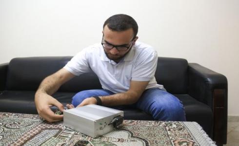 سعيد الحداد من غزة يبتكر محطة بث صوتية لاسلكية
