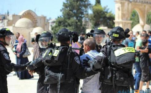 الاحتلال يعتقل أربعة من موظفي الأوقاف في المسجد الأقصى