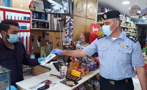 الشرطة تشرع بحملة للتأكيد على الالتزام بالإجراءات الوقائية لكبح جماح فيروس كورونا بالضفة