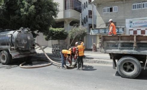 بلدية غزة تدعو لعدم إلقاء المُخلفات المنزلية داخل شبكات الصرف الصحي