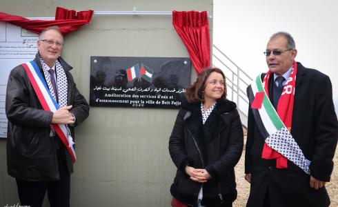 خلال افتتاح المشروع في بيت فجار