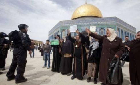 ابعد  مواطنة عن الاقصى