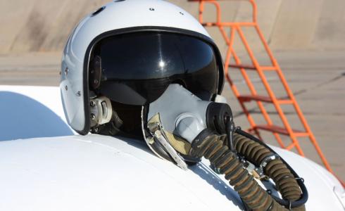 خوذة طيار  - أرشيفية -