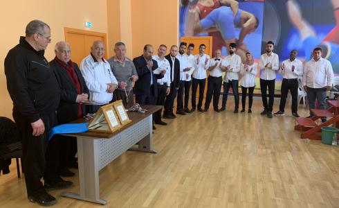 جانب من تتويج الاتحاد الفلسطيني للفائزين بالبطولة