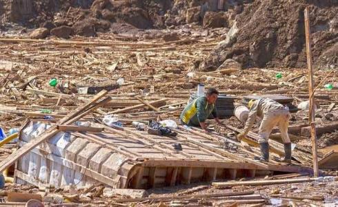 انهيارات طينية أدت إلى اختفاء القرية