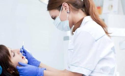 قصة طبيبة الاسنان 