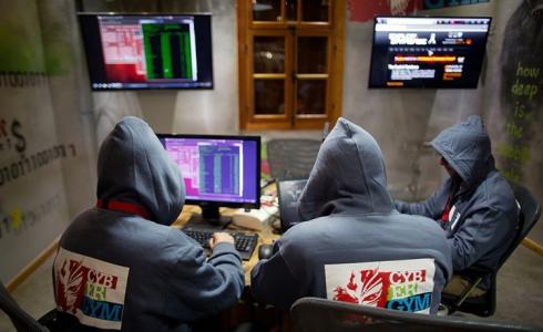 الهجمات السيبرانية بين طهران وإسرائيل