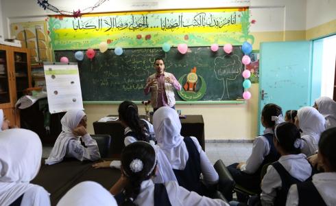 بلدية غزة تنفذ أنشطة توعوية في مساجد ومدارس بحي الزيتون