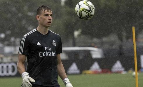 حارس مرمى ريال مدريد ندري لونين