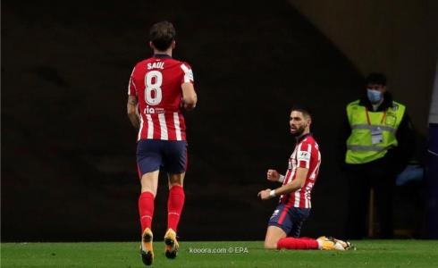 احتفال كاراسكو بهدف فوز أتلتيكو مدريد على برشلونة