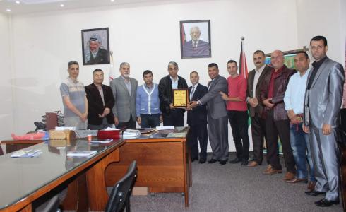 "المكتب الحركي للاقتصاديين" يُهنِّئ أبو طويلة بتعيينه عميداً لكلية الدراسات المتوسطة