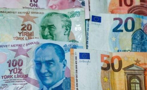 الليرة التركية هبطت 5 بالمئة
