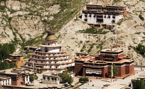 الصين تفرض قيوداً على أمريكيين بسبب منطقة التبت