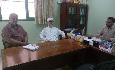 النائب الجمل يتفقد سير العمل في مجمع الرازي الطبي