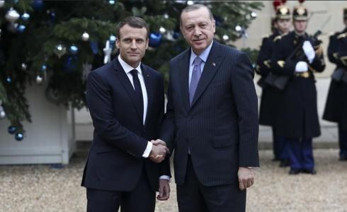 الرئيس التركي رجب طيب أردوغان ونظيره الفرنسي إيمانويل ماكرون