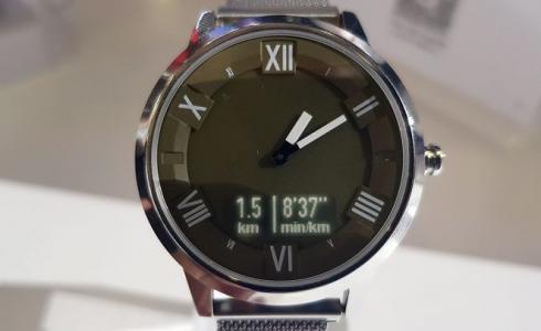 ساعة ووتش إكس الذكية