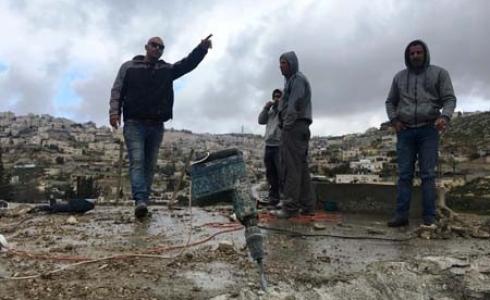 هدم منزل المواطن أحمد عبيدات 