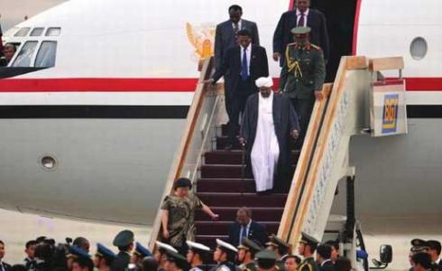 أخبار مظاهرات السودان اليوم وحقيقة مغادرة البشير للبلاد - أرشيفية