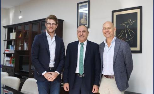 مركز الميزان يستقبل سفير هولندا لدى فلسطين