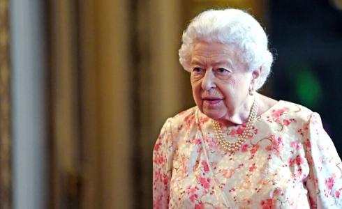 ملكة بريطانيا إليزابيث الثانية