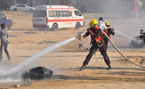 الدفاع المدني يُخمد حريقاً بمنزل شمال غزة