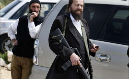 مستوطن مسلح