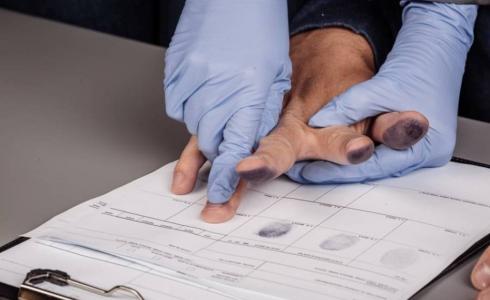 الداخلية بغزة تكشف تفاصيل سرقة أحد المراكز التجارية - توضيحية