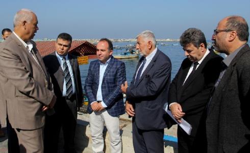 جانب من جولة وزير الزراعة مع أكشاي في قطاع غزة