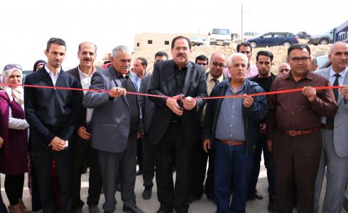 الوزير صيدم يفتتح مدرستين في يطا