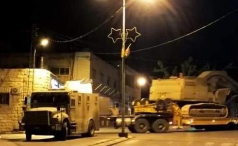 حملة دهم واسعة بالضفة وهدم منزل شهيد في بزاريا بنابلس