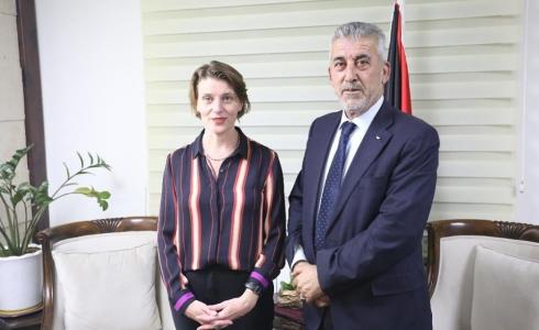 الصالح يبحث مع مديرة شؤون الأونروا في الضفة الغربية عددا من القضايا المشتركة