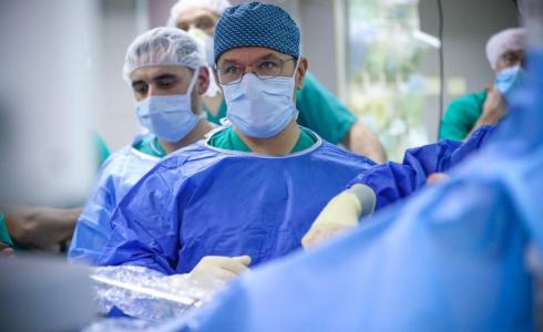 أطباء بمواجهة وباء كورونا - تعبيرية