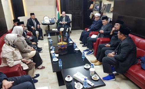 الهباش يستقبل وفداً إندونيسيًا من الأكاديميين وعلماء الدين