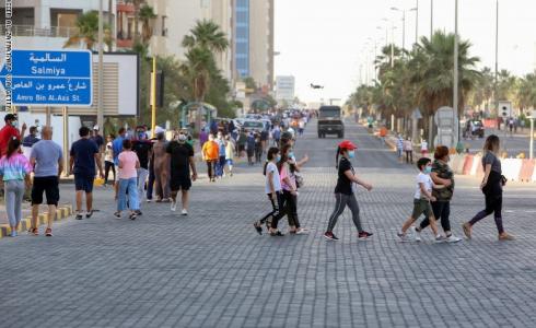 الكويتيون خارج البيوت للمرة الأولى منذ 21 يوم