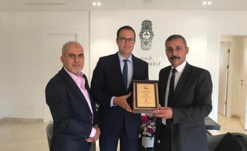 لقاء نقيب مقاولي غزة مع مدير بنك فلسطين