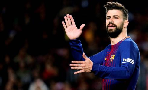 بيكيه يحدد فرص فريق بالفوز بالدوري الإسباني