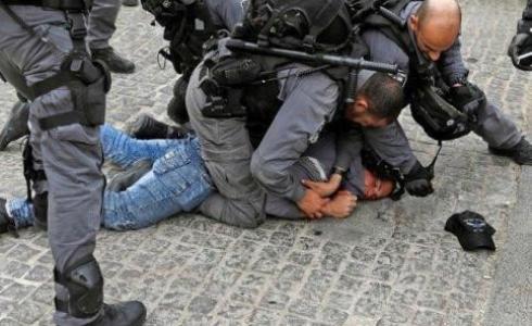 الشرطة الاسرائيلية تعتدي على أحد المواطنين في القدس