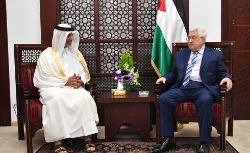 الرئيس  محمود عباس يستقبل رئيس الاتحاد القطري لكرة القدم