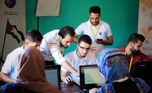 نشطاء من غزة يطلقون حملة #ضريبتنا_وين_بتروح