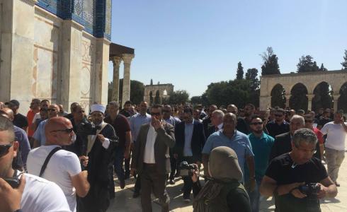 وفد المنتخب السعودي يتجول في المسجد الأقصى 