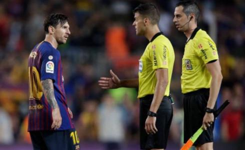 مباريات مثيرة في أكتوبر -صورة للدولي ليونيل ميسي لاعب برشلونة الاسباني-