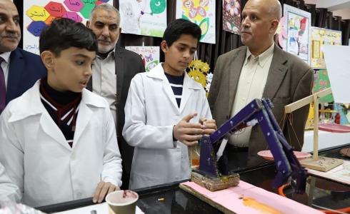 مدارس مديرية تعليم غرب غزة تقيم معرضاً فنياً ثقافياً علمياً